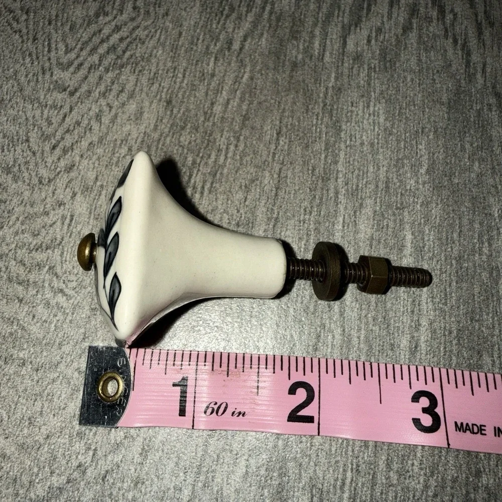 Pier 1 Cabinet Pull Ceramic Leaf Pattern Set Of 4